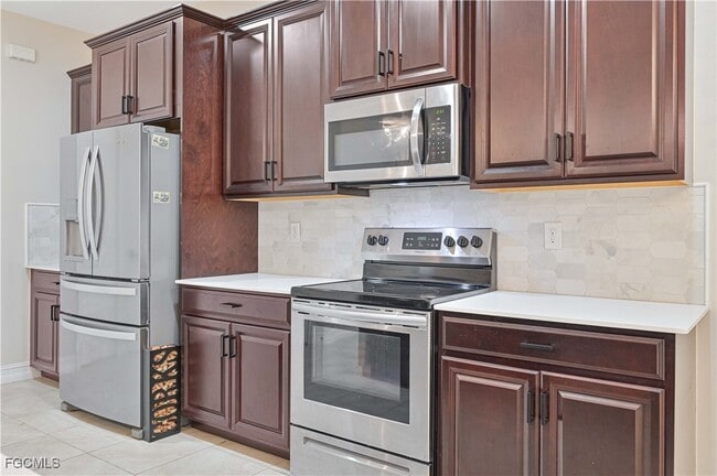 Building Photo - 2852 Royal Gardens Ave