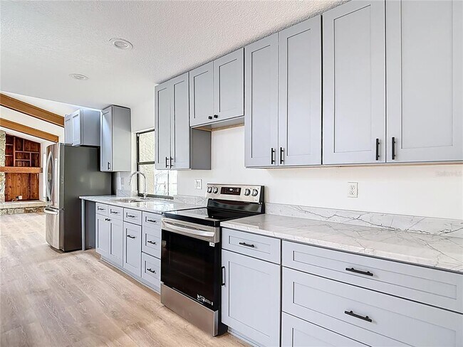 Building Photo - 4072 Belmoor Dr