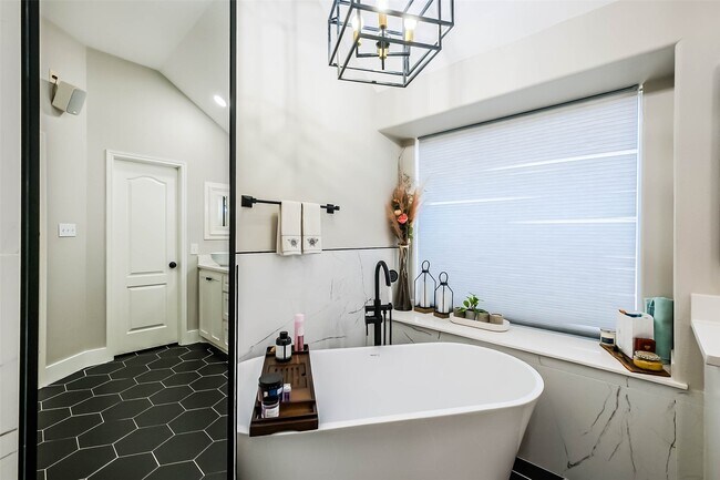 Building Photo - 10010 Forest Spring Ln