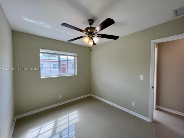 Building Photo - 949 W Kalmia Dr