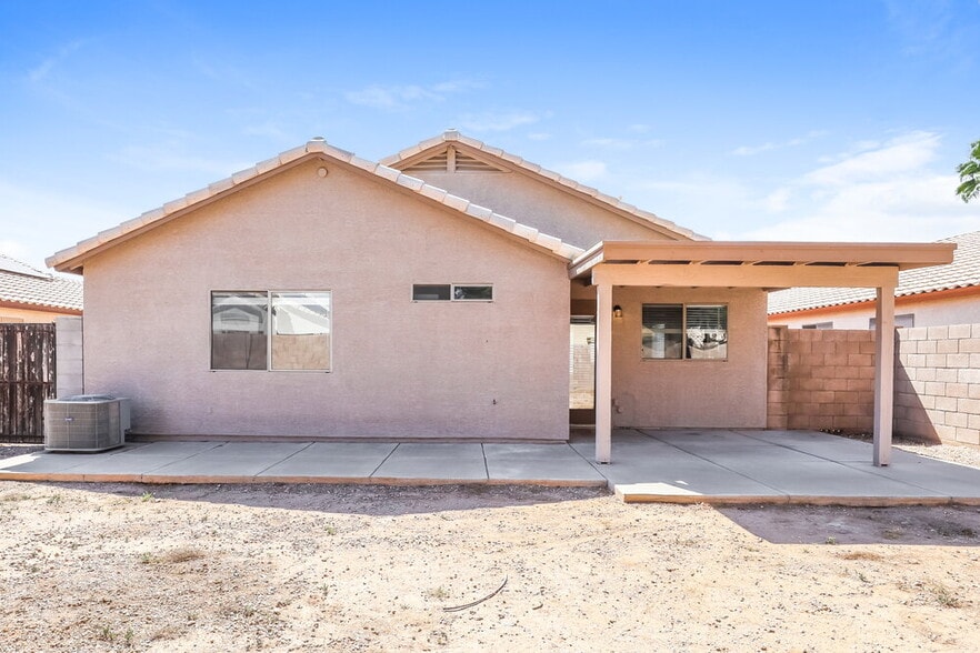 Building Photo - 15948 W Lundberg St