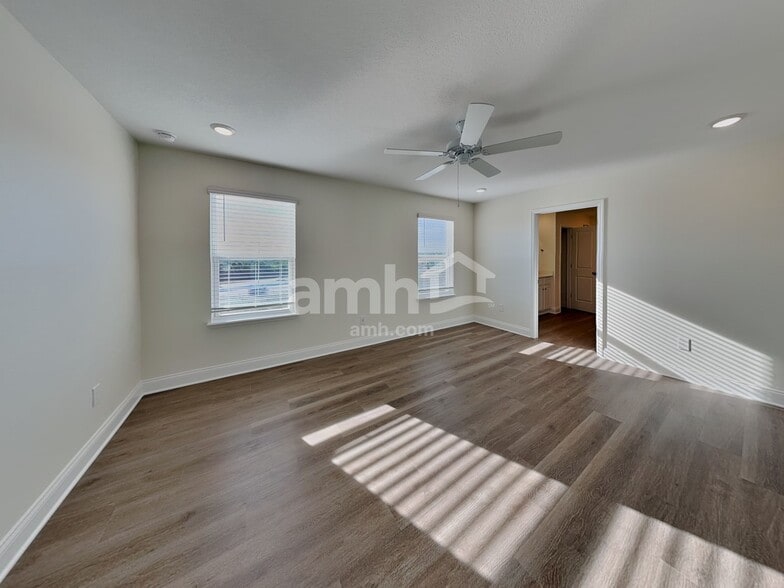 Building Photo - 16384 Willo Pines Ln
