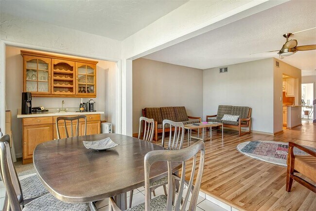 Building Photo - 1601 Bayhouse Point Dr