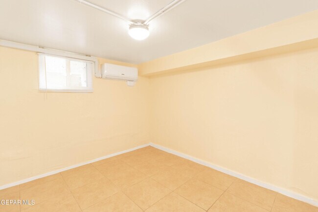 Building Photo - 1309 E Rio Grande Ave