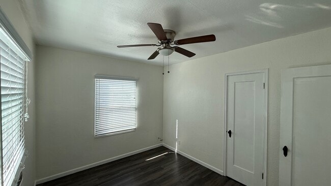 Building Photo - 605 E Tulare Ave