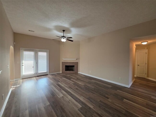 Building Photo - 6136 Old Post Lane