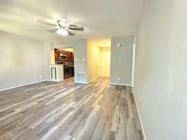 Building Photo - 909 Silber Rd