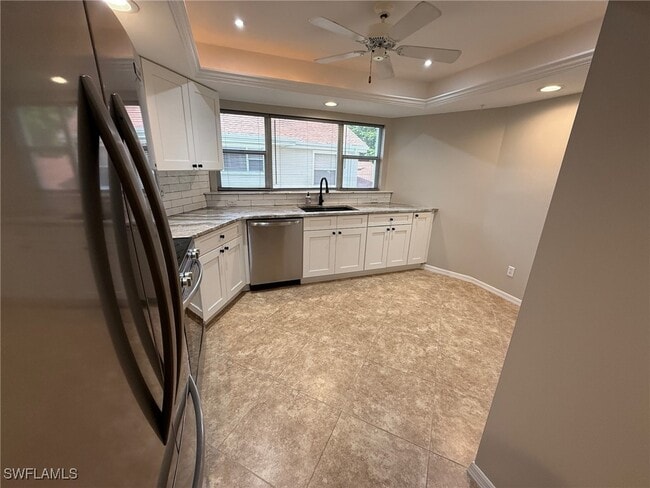 Building Photo - 9836 Luna Cir