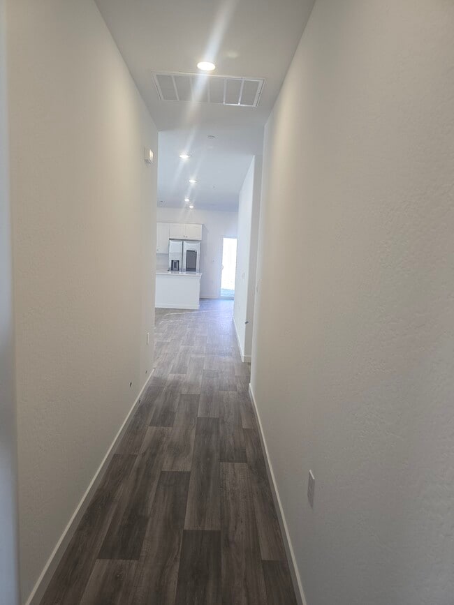 Building Photo - 2632 W Cambridge St