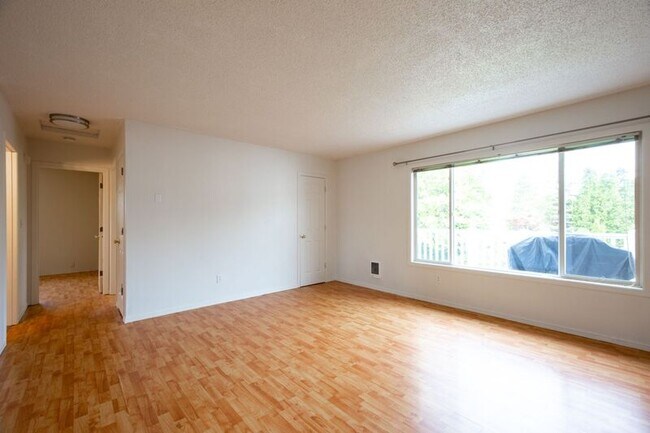 Building Photo - 13283 SE Oatfield Rd