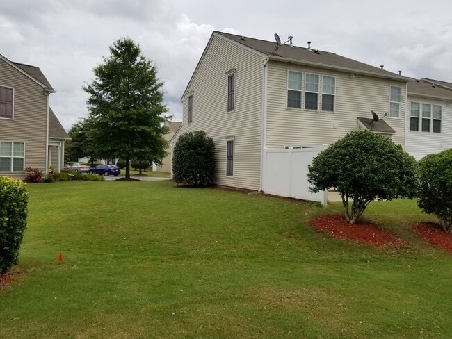 Building Photo - 3BR/2.5BA Townhome in Prim Ballantyne Loca...