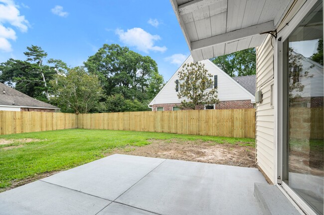 Building Photo - 2662 Brentwood Dr