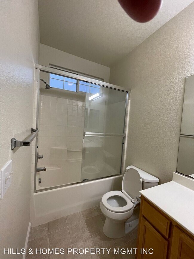 Building Photo - 3 br, 2.5 bath House - 311 MARK WEST COMMO...
