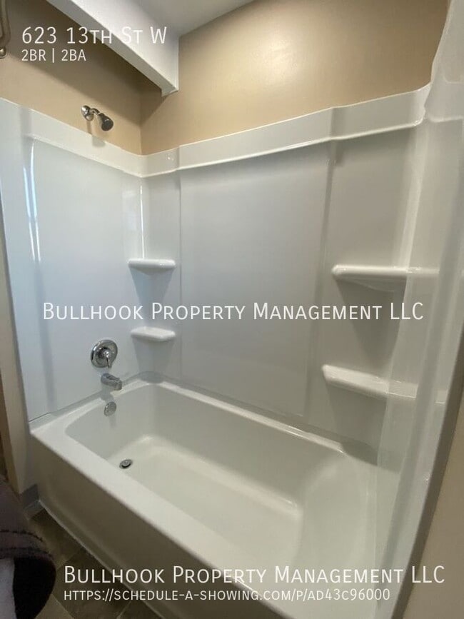 Building Photo - 623 13th St W