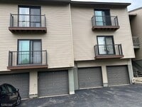Building Photo - 606 Spruce Hills Dr