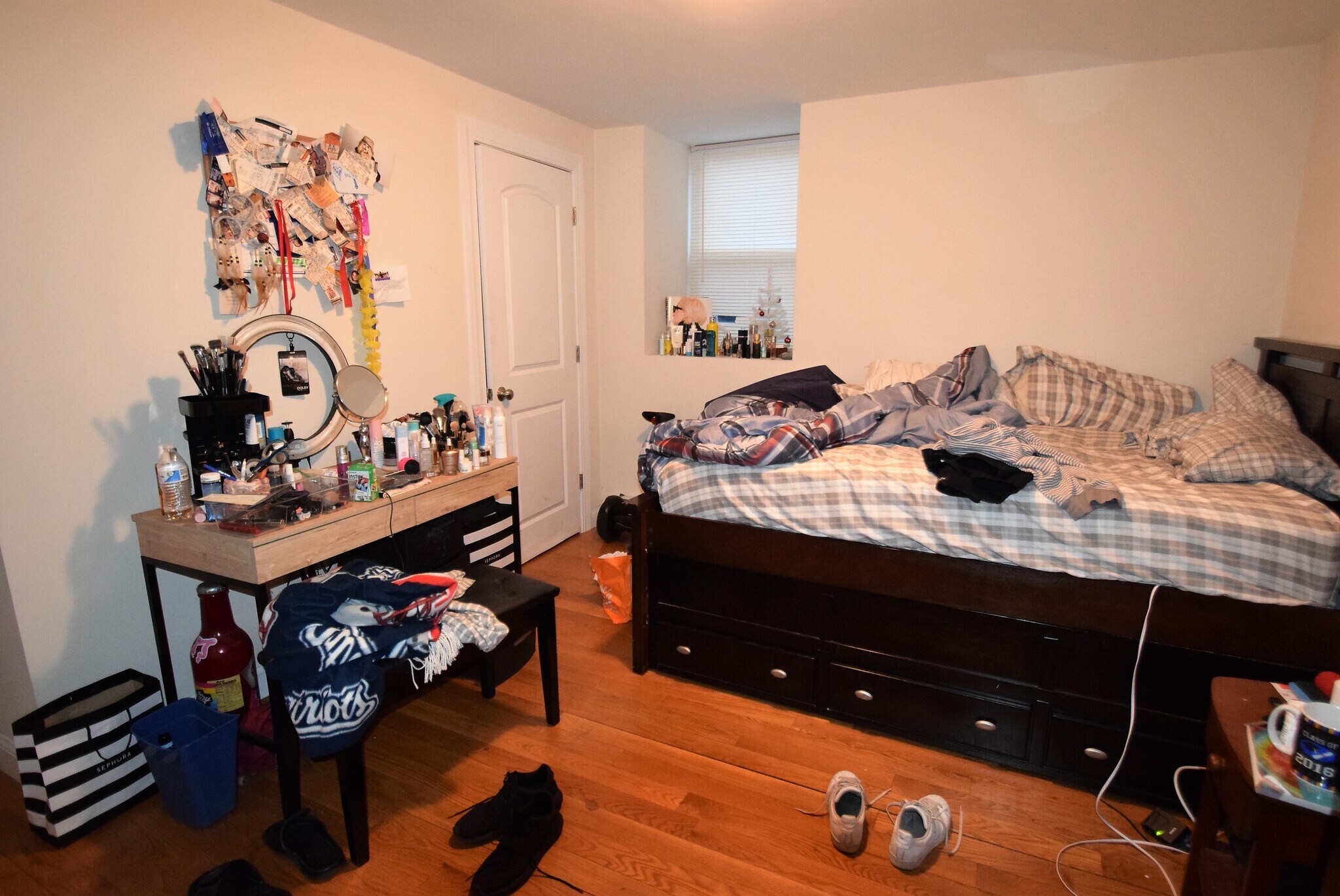 Building Photo - 839 Parker St