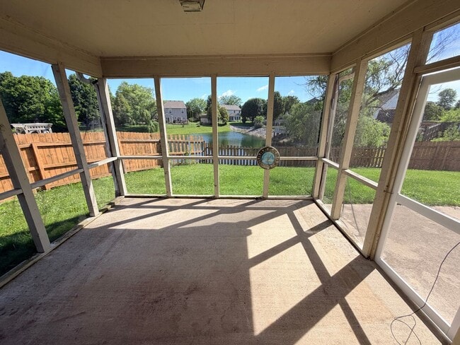 Building Photo - 705 Hummingbird Ln