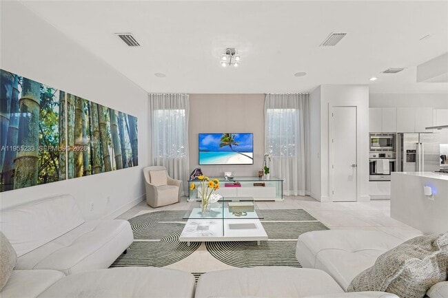 Building Photo - 7515 NW 99th Ave