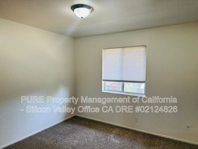 Building Photo - 124 Montebello Dr