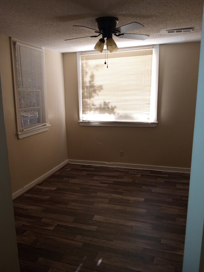 Bedroom 2 - 53 Amherst St