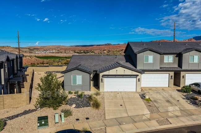 Building Photo - 3915 Razor Dr