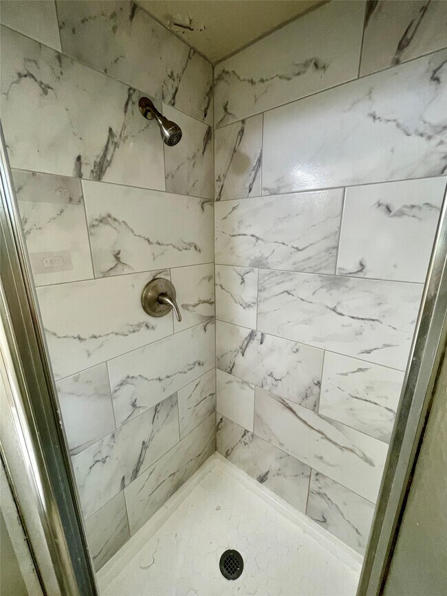 Building Photo - 6144 Doulton Dr