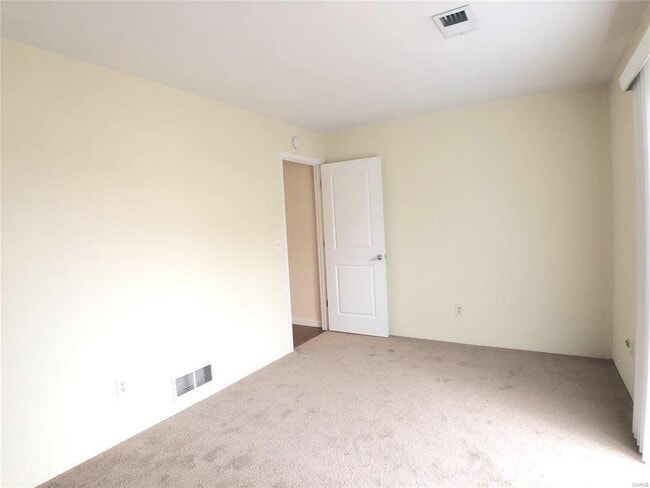 Building Photo - 425 Ponderosa Ave