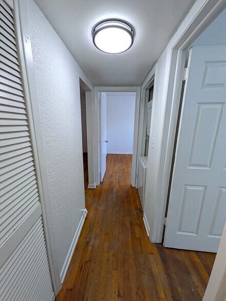 Building Photo - 2648 Dellwood Ave