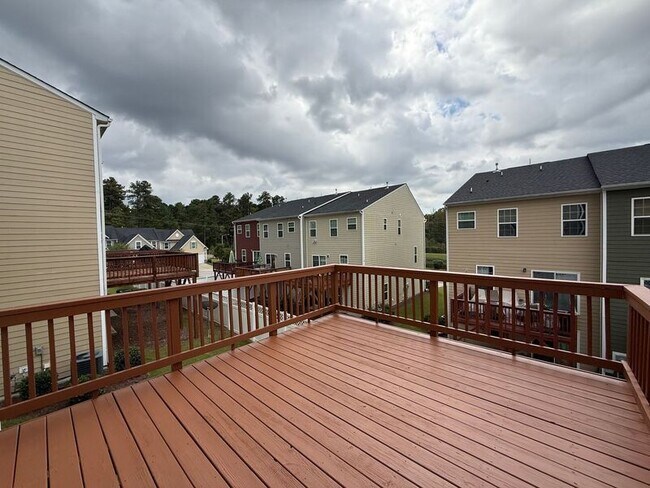 Building Photo - 113 Cross Country Way