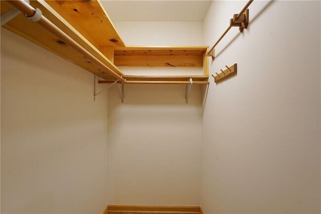 Building Photo - 127 Columbine Dr