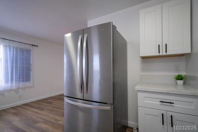 Building Photo - Versatile 3-Bedroom Home with Extended Spa...