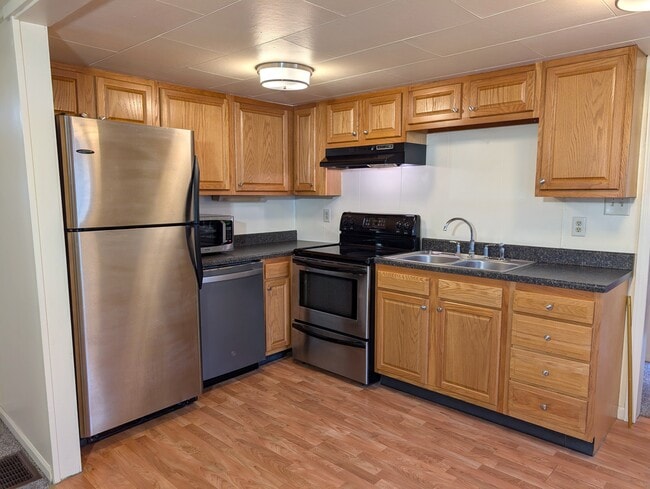 Building Photo - 813 E Pearl St