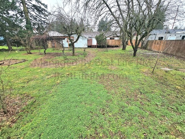 Building Photo - 3040 SE 136th Ave