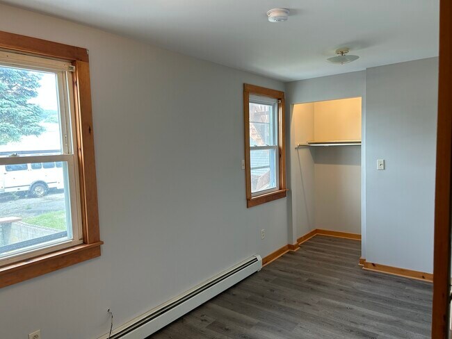 Building Photo - 239 N Main St