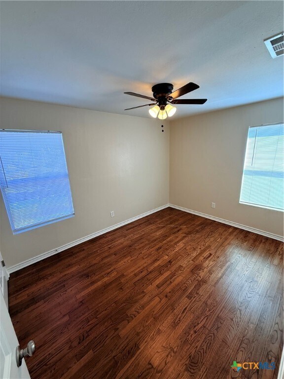 Building Photo - 701 W Kern Rd