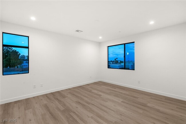 Building Photo - 7385 Heron Cyn Ct