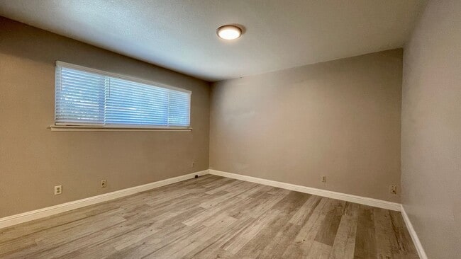 Building Photo - Walk to Campus from this 3-Bedroom in Monterey Heights