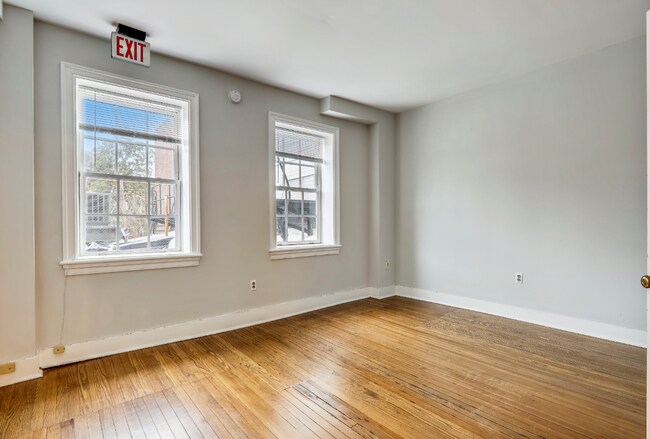 Building Photo - Junior League - 3039 M