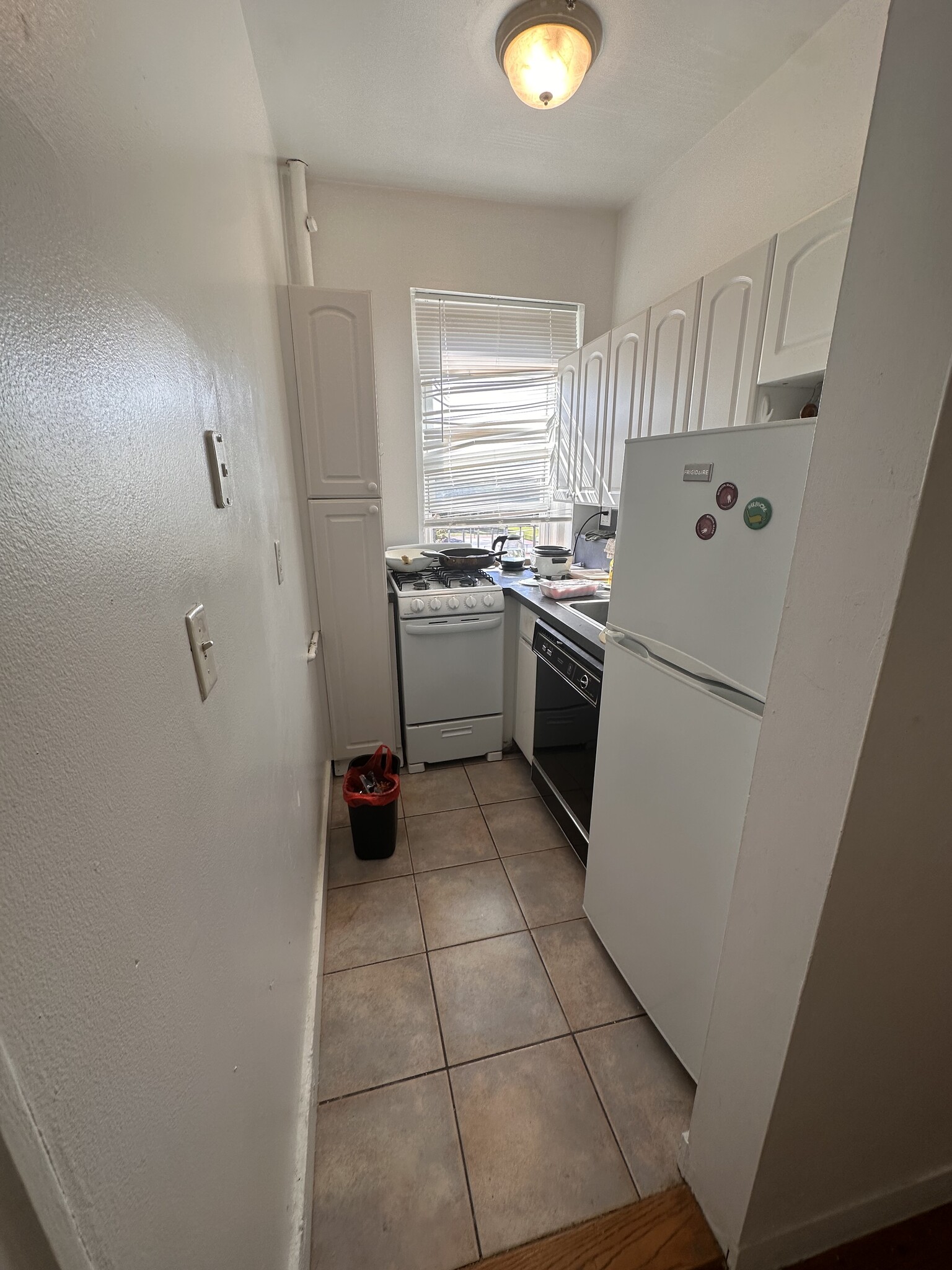 Building Photo - 85 Park Dr