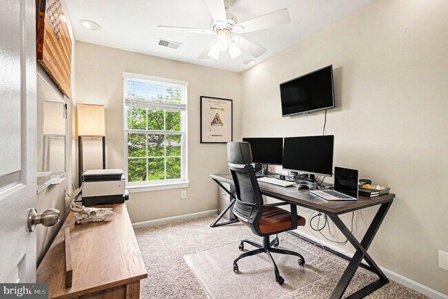 Building Photo - 300G Tall Pines Ct