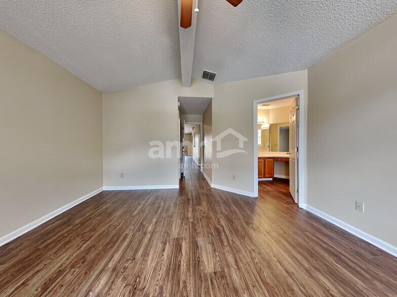 Building Photo - 7568 Deer Cove Ln