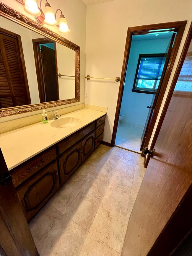 Building Photo - 14731 E 96th St N