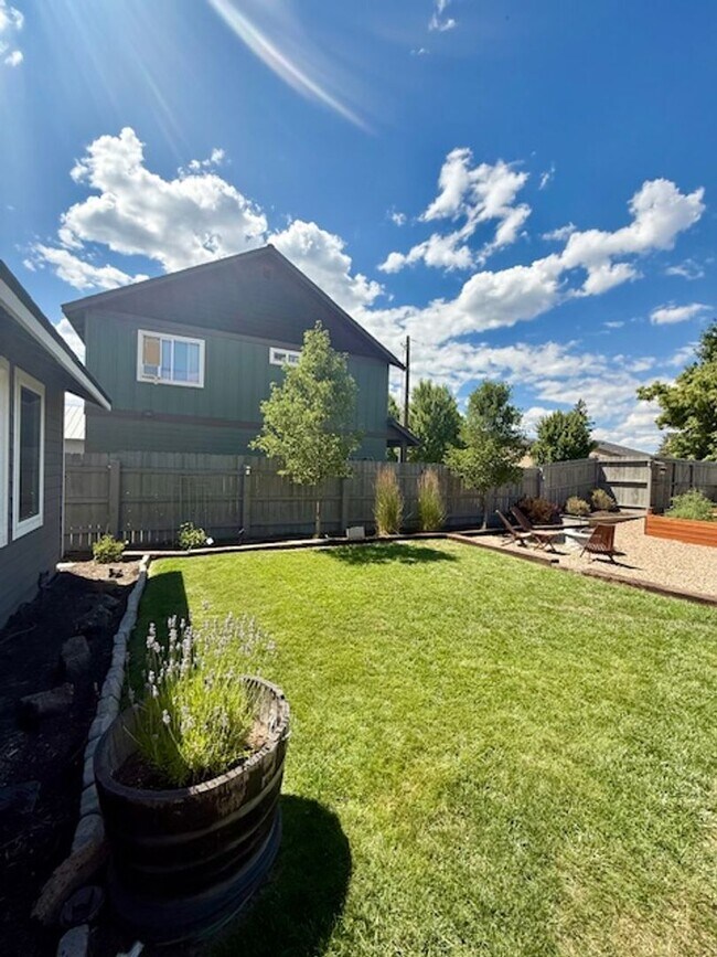 Building Photo - Serene Remodeled 4 Bedroom on Large Lot w/...