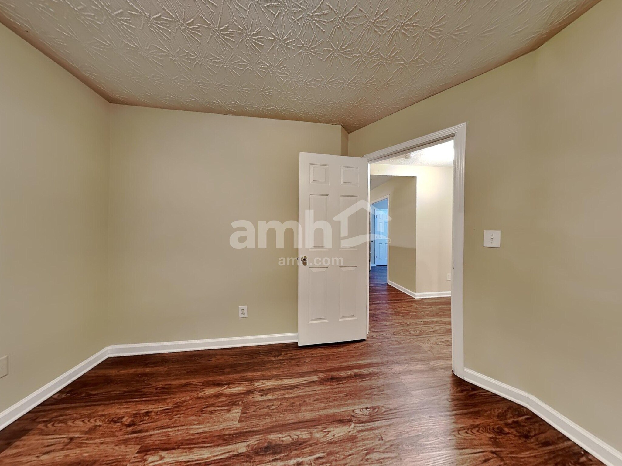 Building Photo - 4245 Windale Dr NW