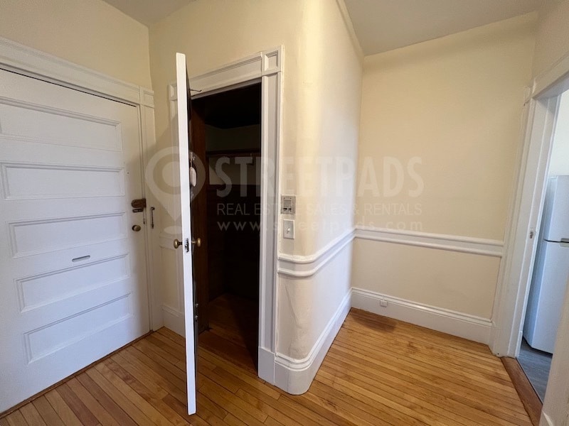 Building Photo - 2 Ware St