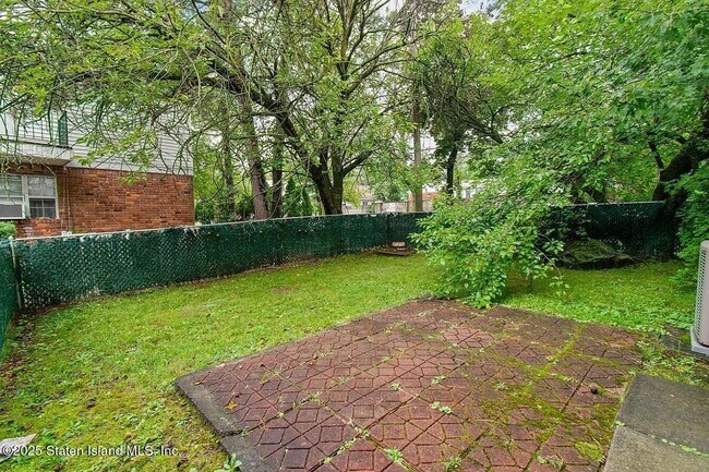 Building Photo - 1630 Forest Hill Rd