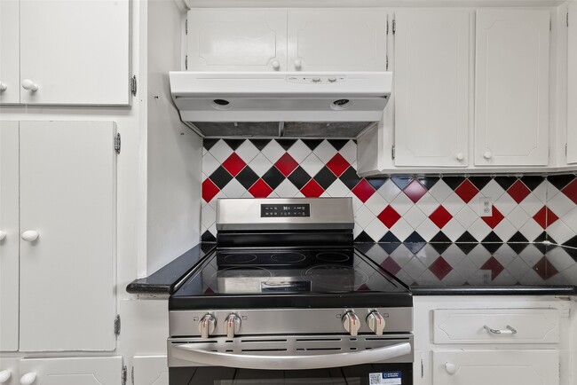 Building Photo - 2319 Blue Willow Dr