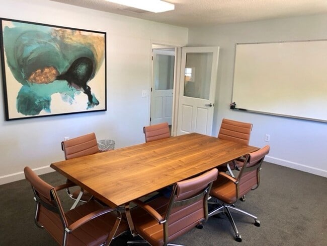 Building Photo - 102-L University Village