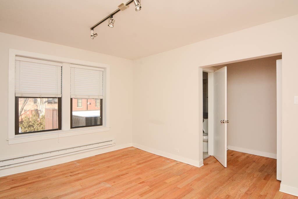 Building Photo - 2402 N Kedzie Blvd