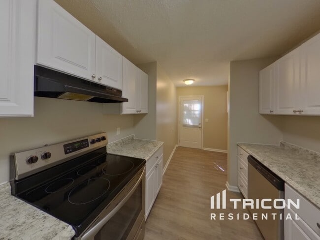 Building Photo - 63 Woodpond Ct
